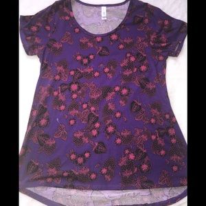 Small Lularoe Classic T